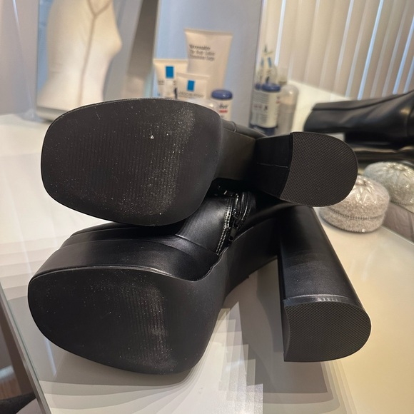 Platform Boots - Picture 2 of 4